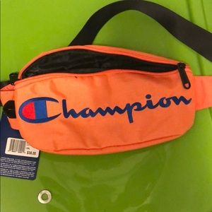 Champion sling pack
